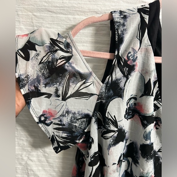 LANE BRYANT White/Black Floral Cold Shoulder Blouse Top Size 22/24 - Picture 2 of 6